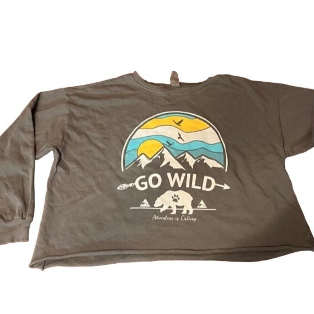 Love Vintage Go Wild Adventure‎ Is Calling Graphic Sweatshirt Relaxed fit
